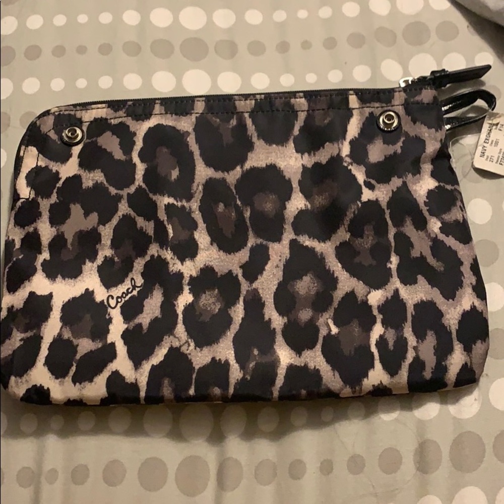 Coach Leopard pouch - Picture 2 of 4